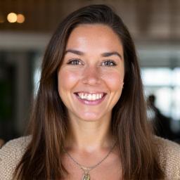 Portrait de Sophie Martin, Directrice des Opérations de Rayon Studio